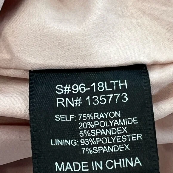 OXFORD SUNDAY Faux Suede Bell 3/4
Sleeve Blouse Size Large Dusty Light Pink - Picture 10 of 11